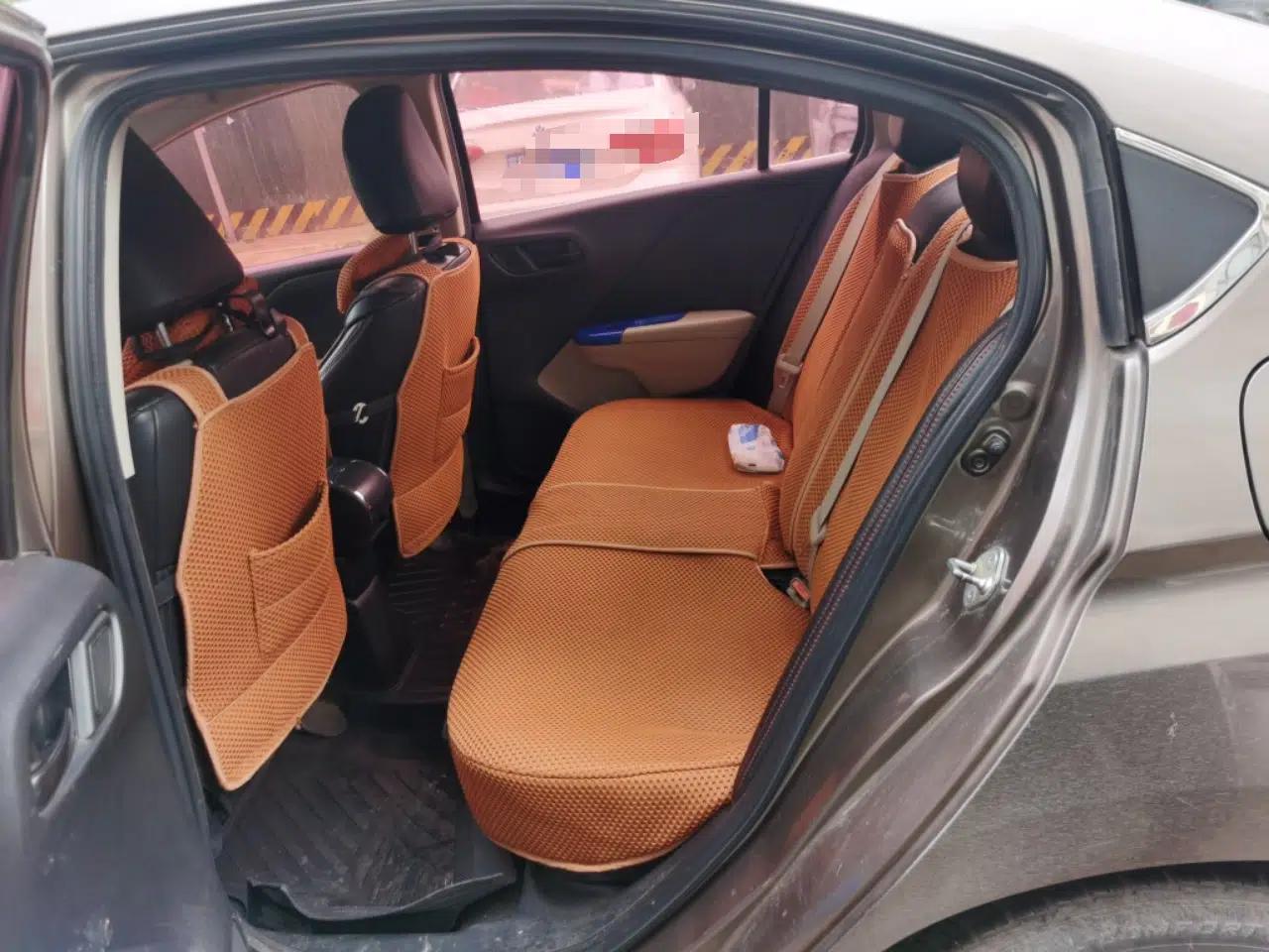 Honda Greiz 2016 1.5L Manual Classic Edition — миниатюра 17