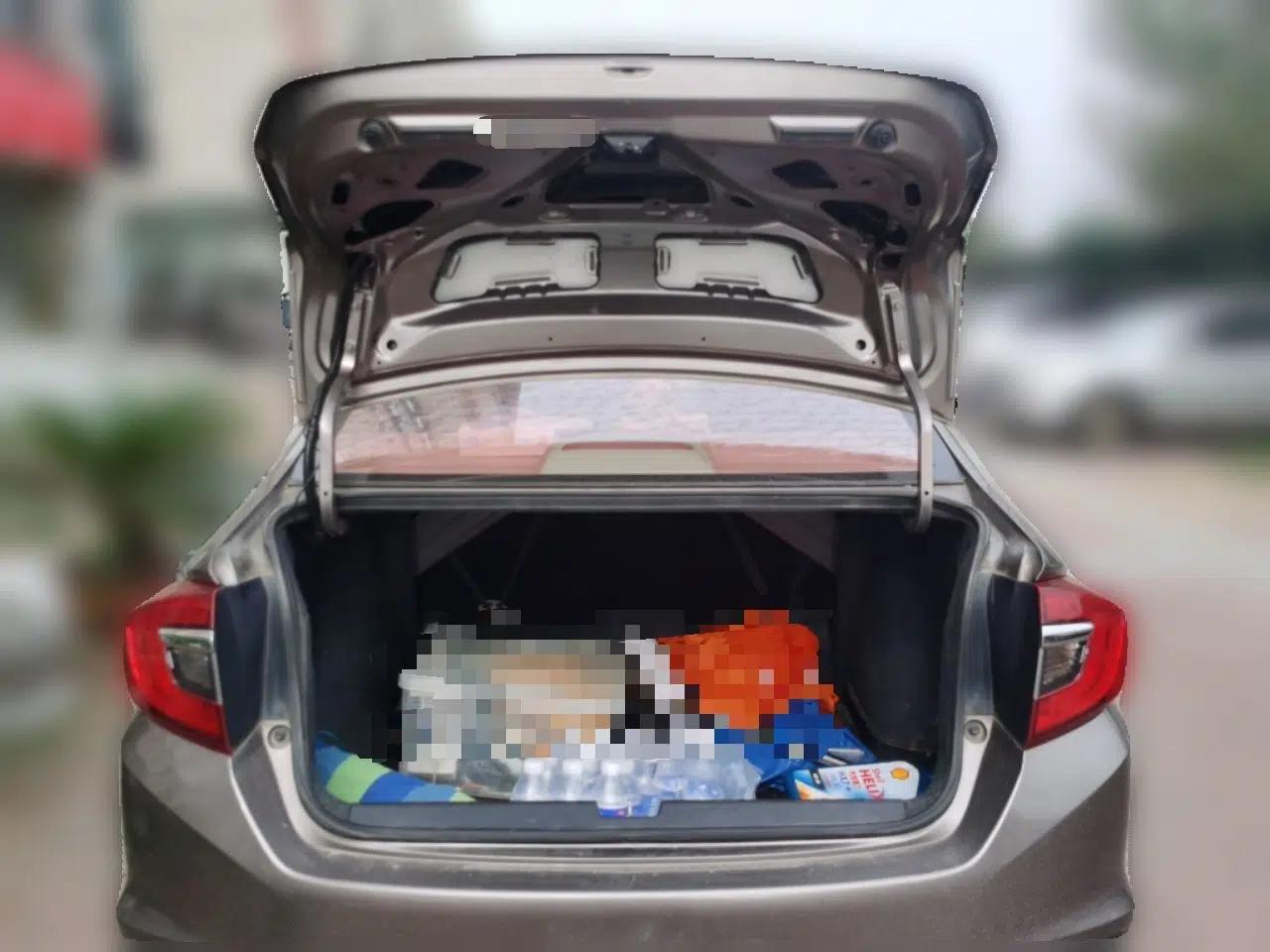 Honda Greiz 2016 1.5L Manual Classic Edition — миниатюра 19