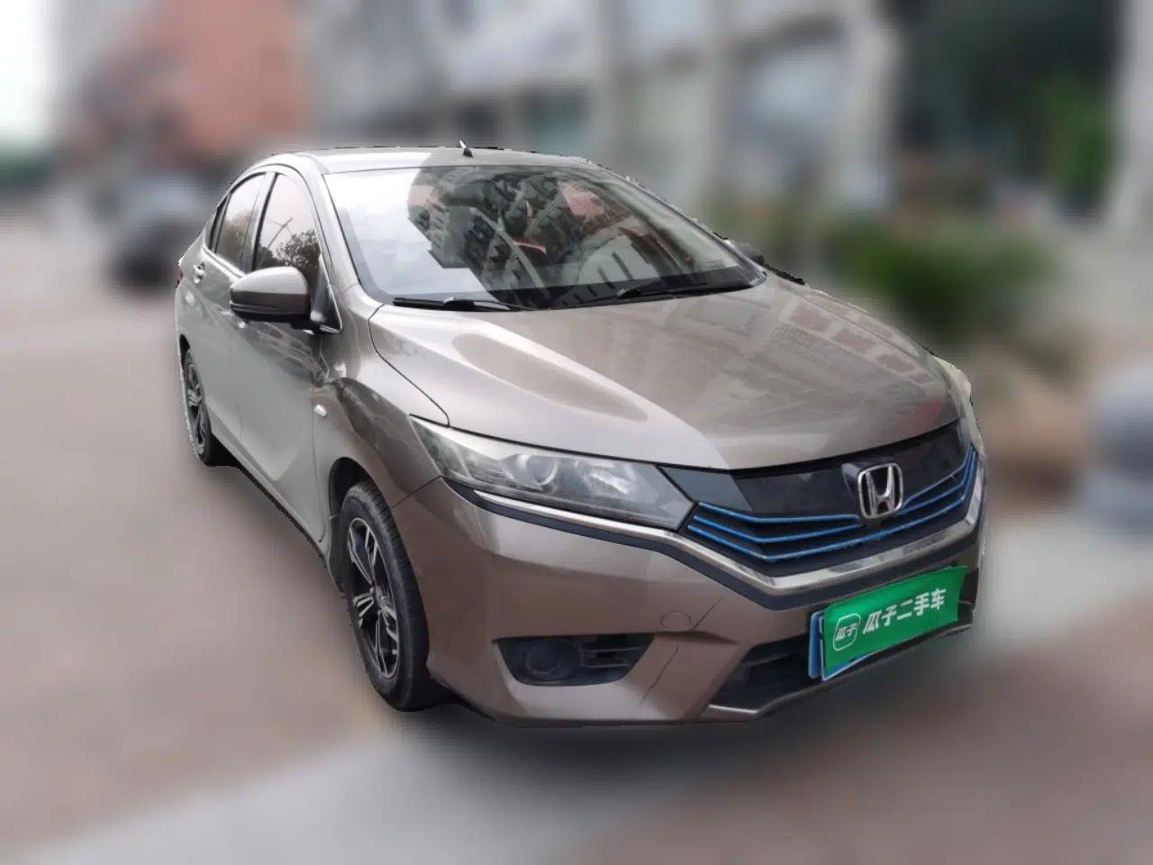Honda Greiz 2016 1.5L Manual Classic Edition — миниатюра 3