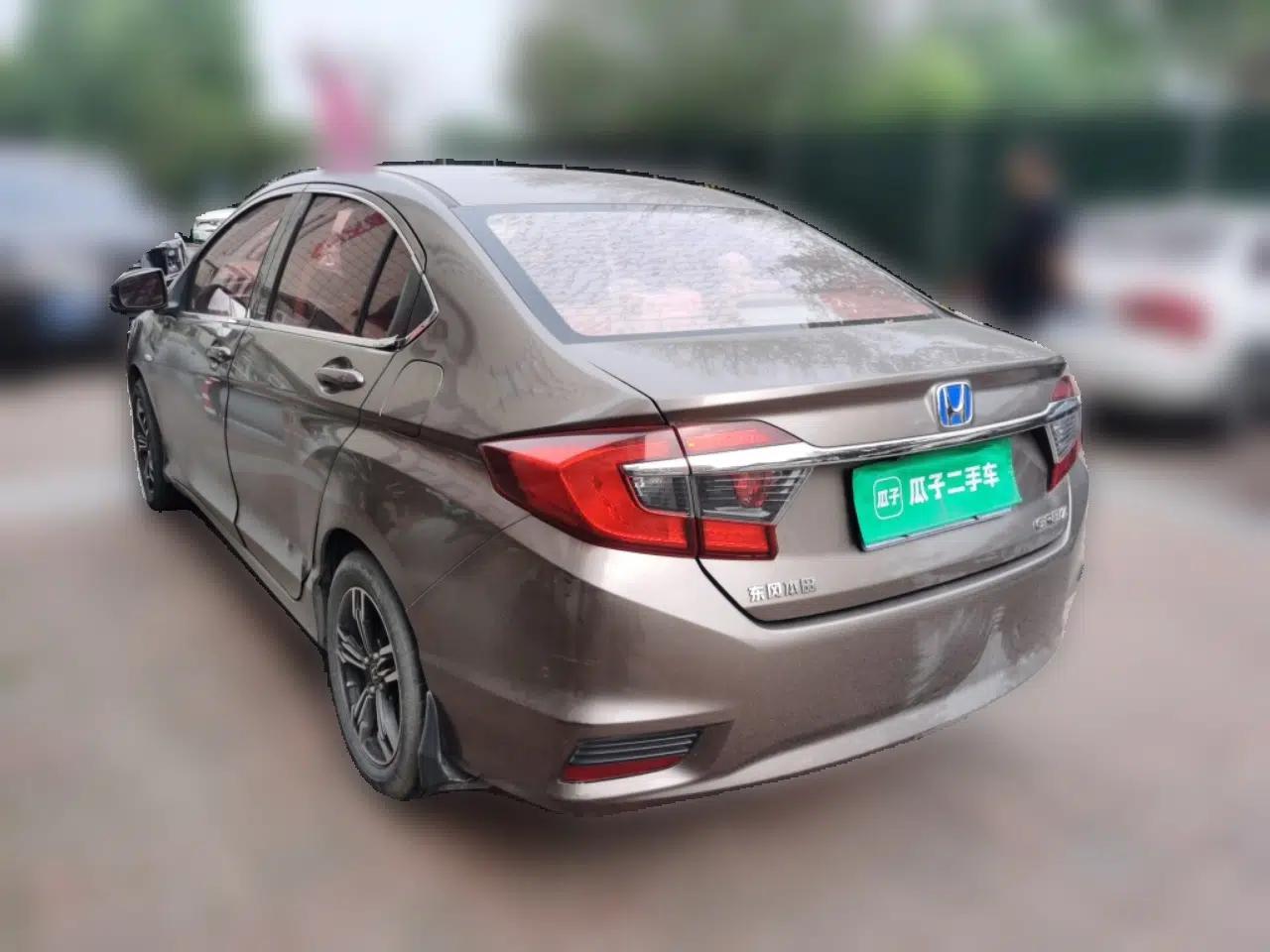Honda Greiz 2016 1.5L Manual Classic Edition — миниатюра 4