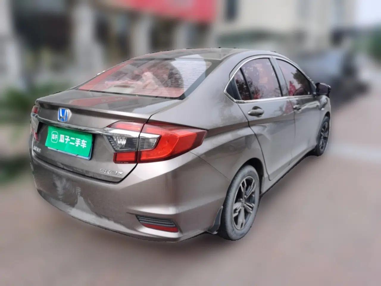 Honda Greiz 2016 1.5L Manual Classic Edition — миниатюра 6