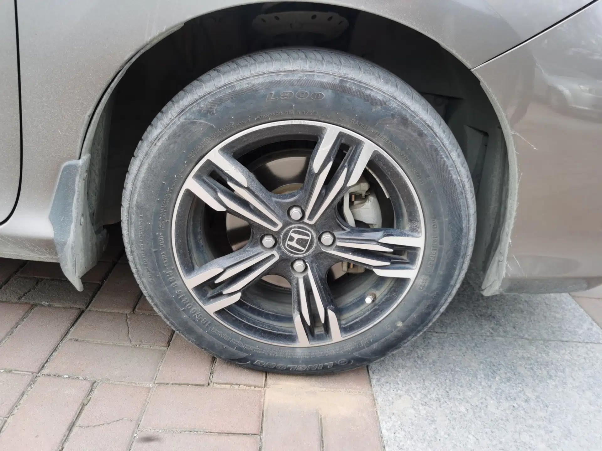 Honda Greiz 2016 1.5L Manual Classic Edition — миниатюра 8