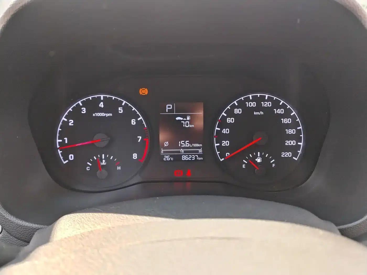 2016 Hyundai Verna 1.4L Automatic GLS (Cool Edition) — миниатюра 21