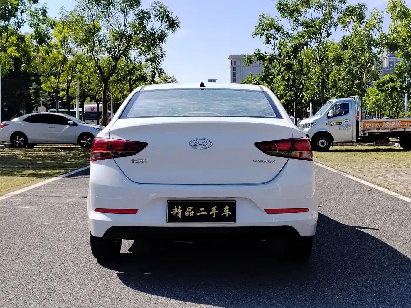 2016 Hyundai Verna 1.4L Automatic GLS (Cool Edition) — миниатюра 6