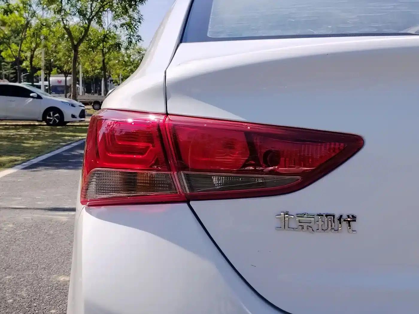2016 Hyundai Verna 1.4L Automatic GLS (Cool Edition) — миниатюра 9