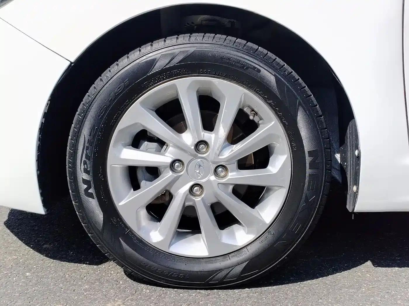 2016 Hyundai Verna 1.4L Automatic GLS (Cool Edition) — миниатюра 10