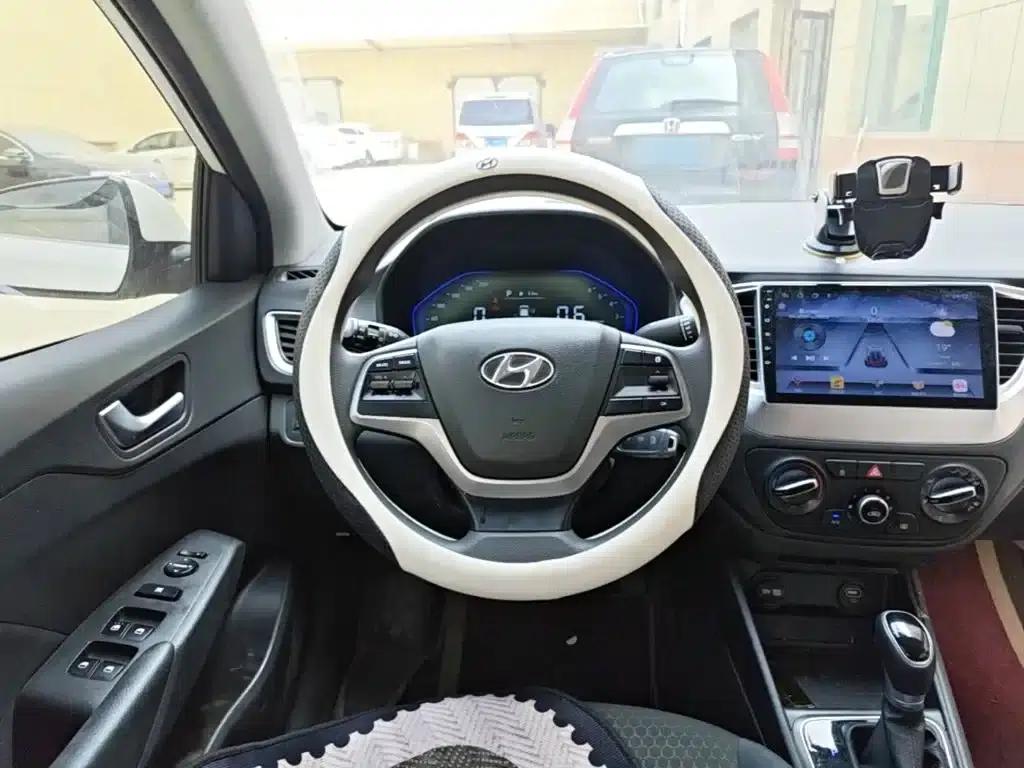 2020 Hyundai Verna 1.4L CVT GLS Cool Edition — миниатюра 11