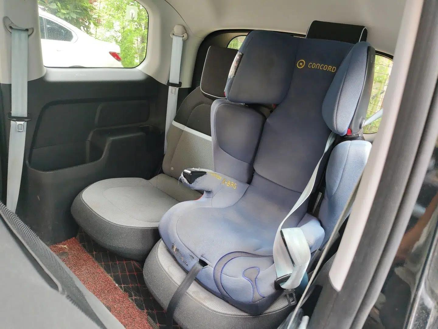 Baojun E300 2020 Plus Interstellar Future Edition — миниатюра 17