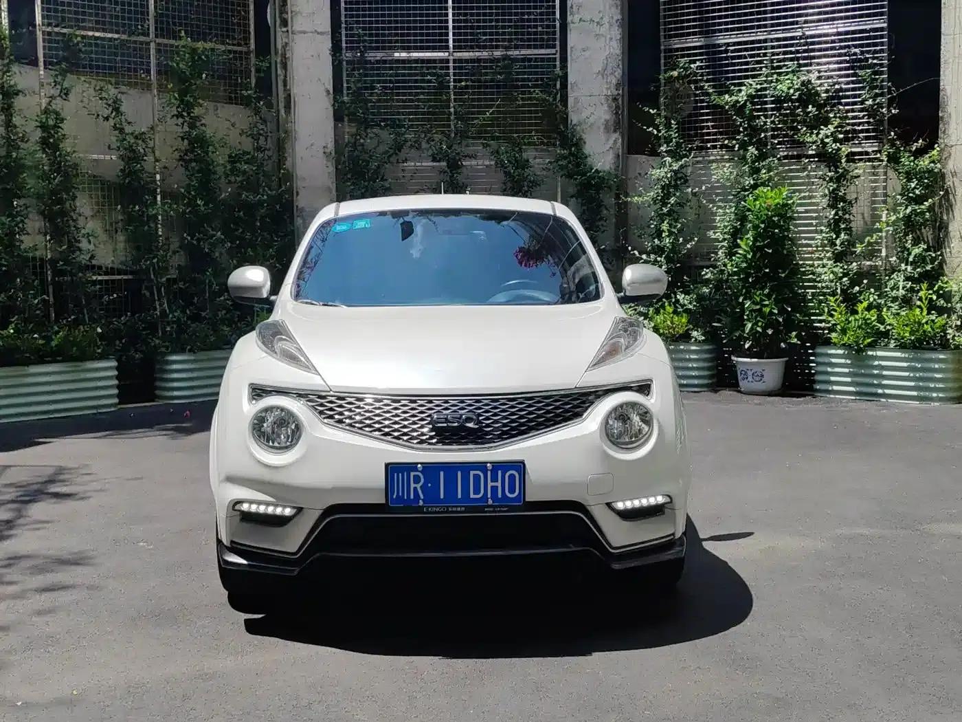 Infiniti ESQ 2014 1.6L Sporty Edition — миниатюра 2