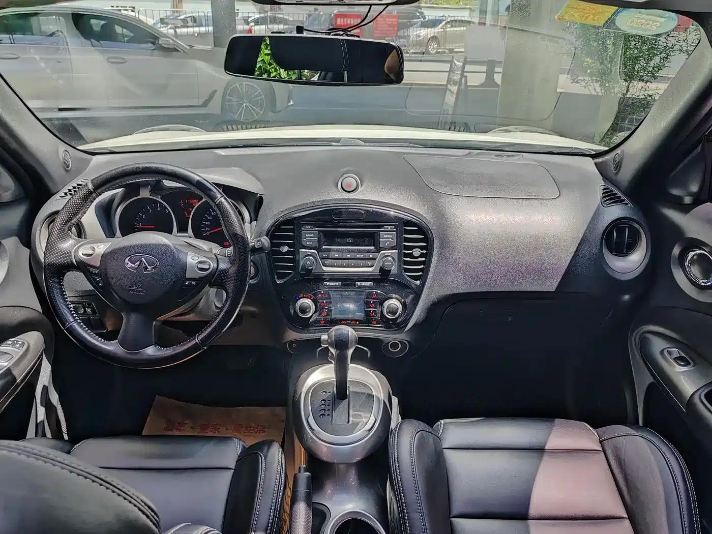 Infiniti ESQ 2014 1.6L Sporty Edition — миниатюра 6