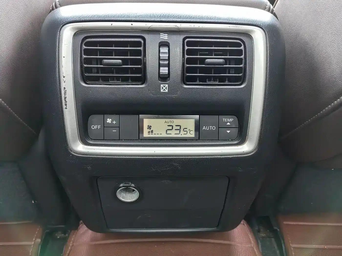 Infiniti JX 2013 JX35 2WD Excellence Edition — миниатюра 24