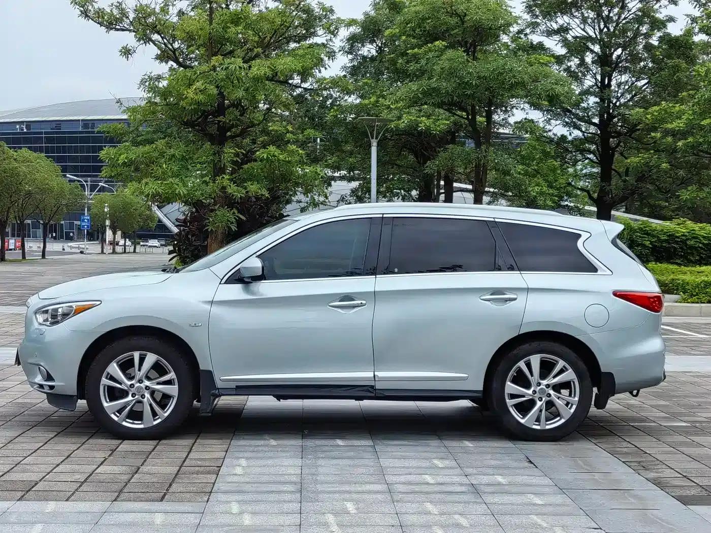 Infiniti JX 2013 JX35 2WD Excellence Edition — миниатюра 7