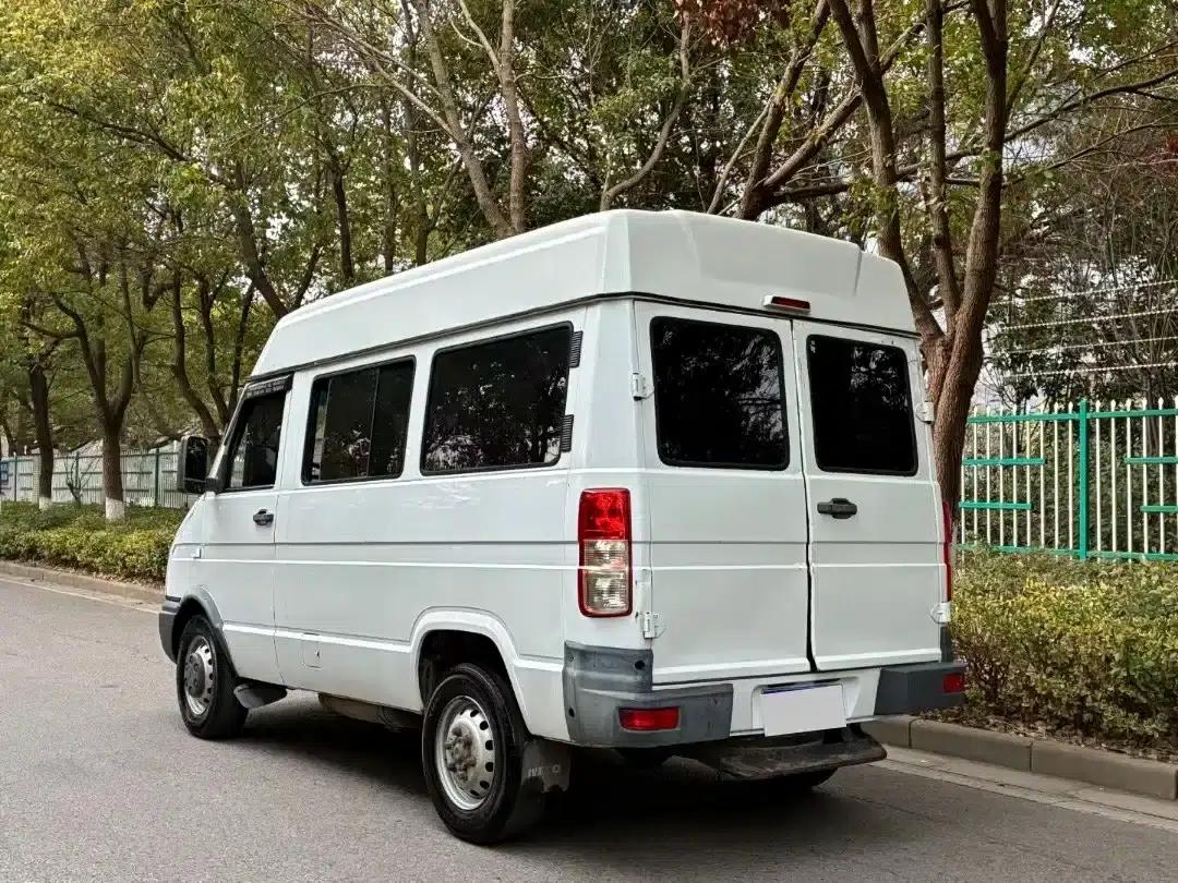 Iveco DeYi 2017 2.5T A35 Bus (5-7 Seats) 47Z5 — миниатюра 6