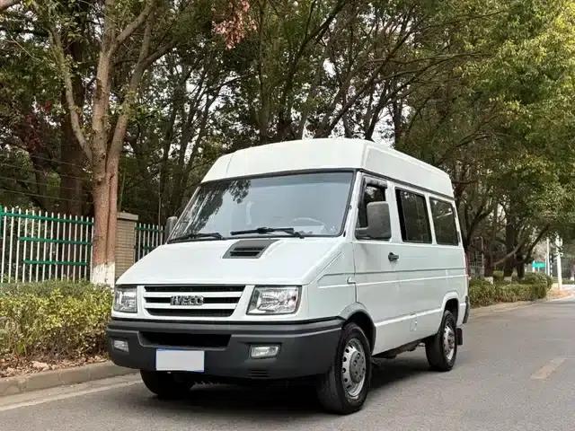 Iveco DeYi 2017 2.5T A35 Bus (5-7 Seats) 47Z5