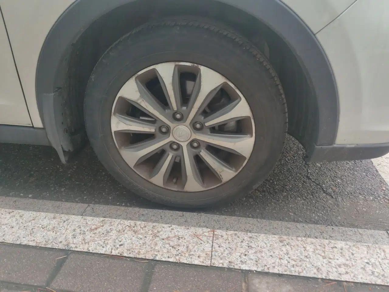 CHANGAN Lingxuan 2017 1.6L Manual Elite Model — миниатюра 8