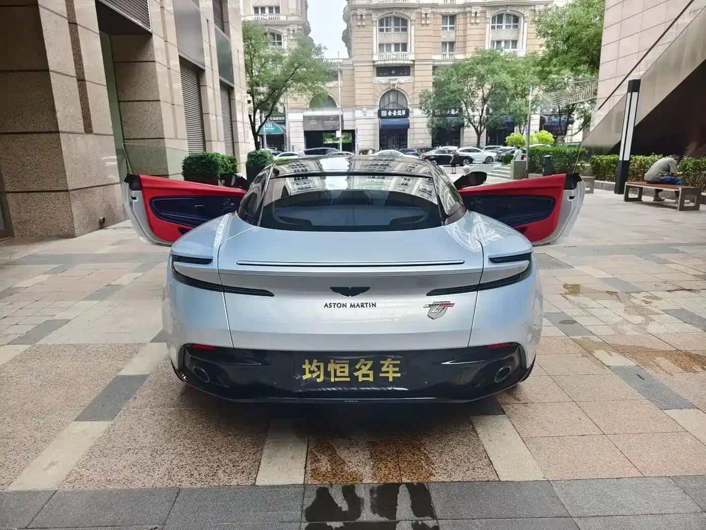 Aston Martin DB11 2022 4.0T V8 Volante — миниатюра 3