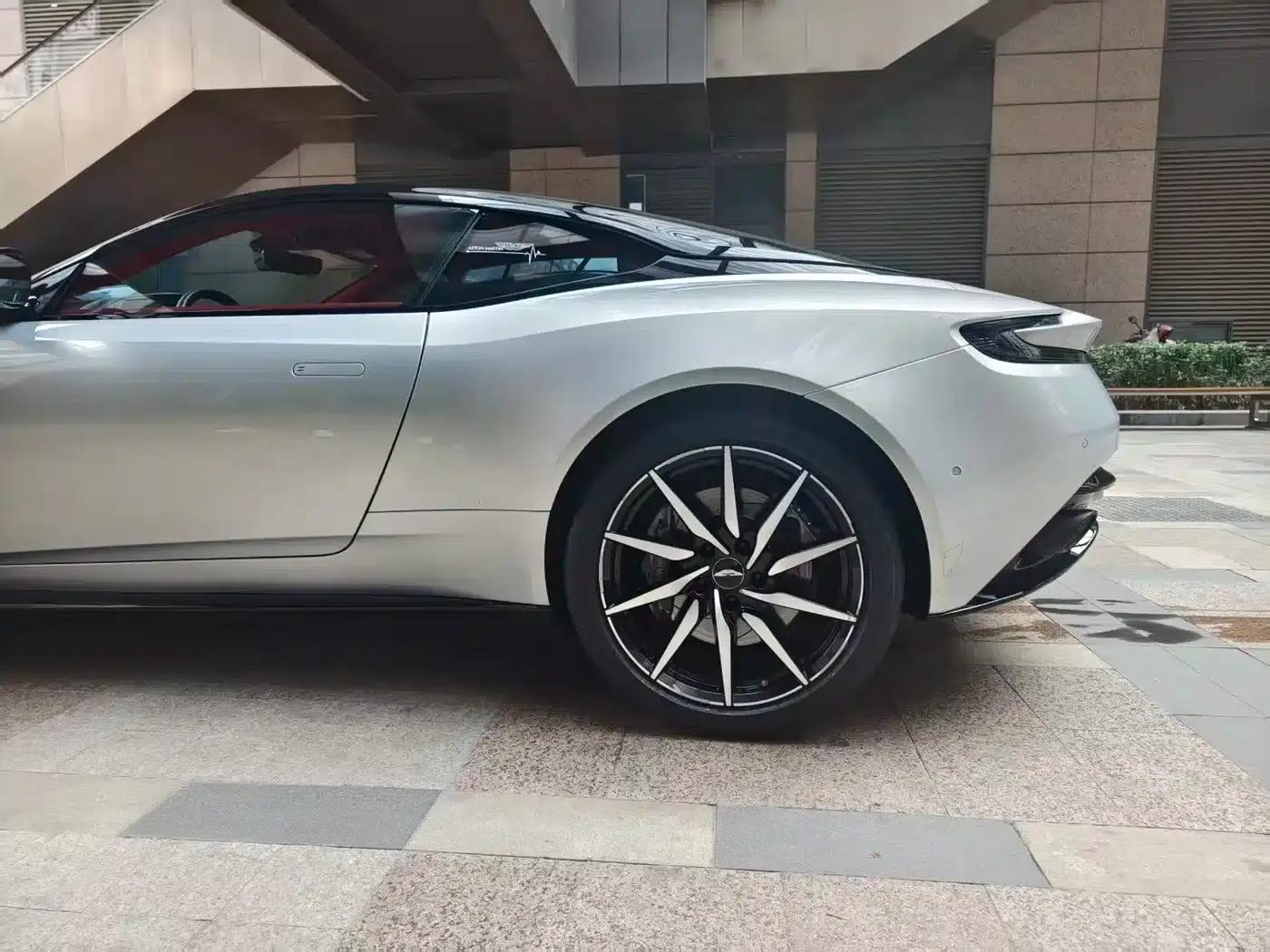 Aston Martin DB11 2022 4.0T V8 Volante — миниатюра 5