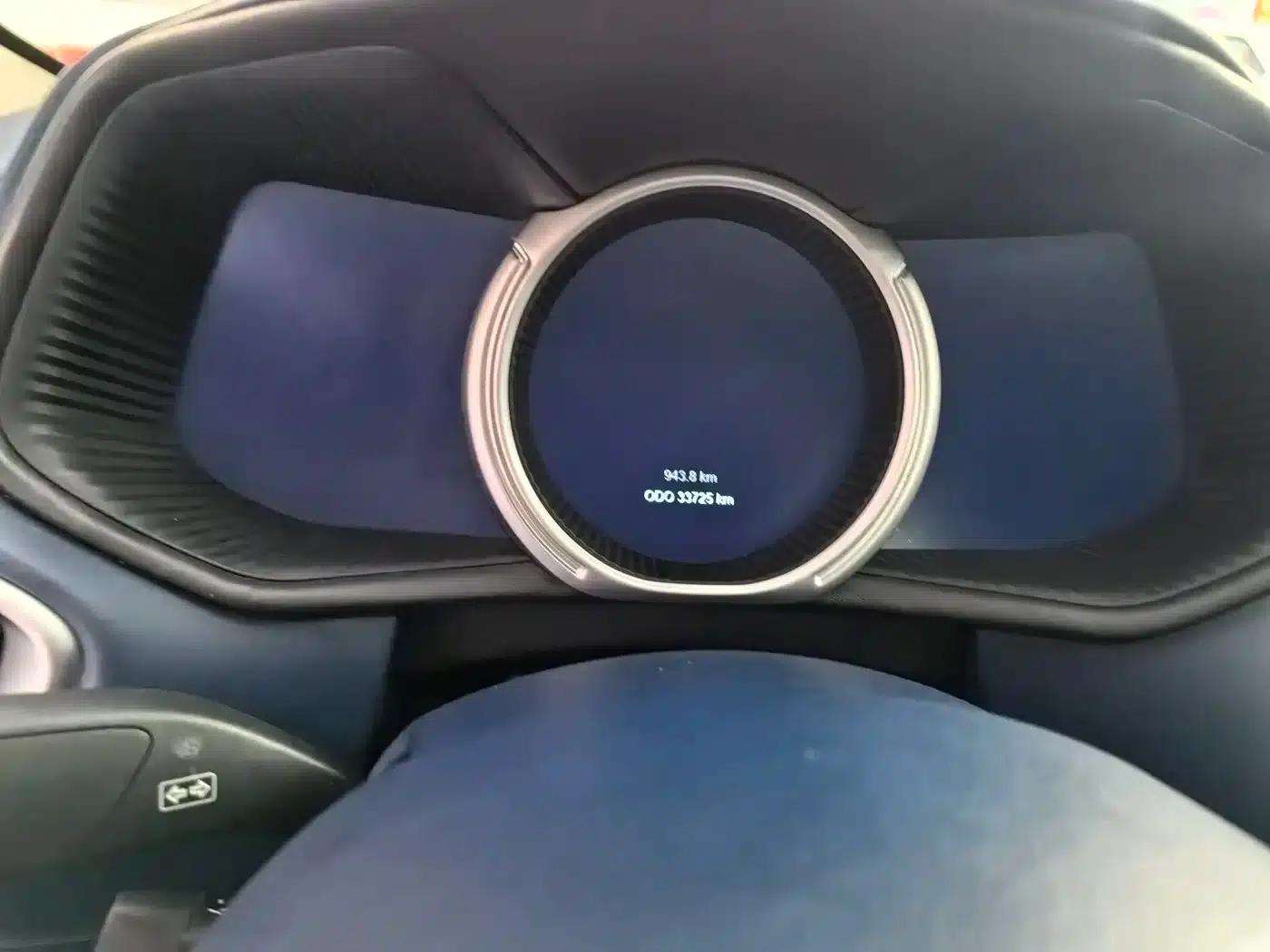 Aston Martin DB11 2019 4.0T V8 Coupe — миниатюра 11
