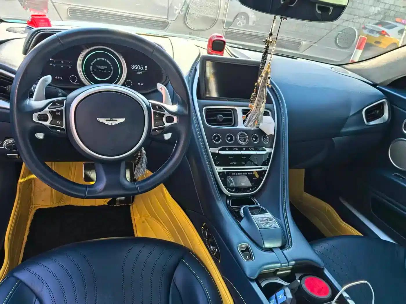 Aston Martin DB11 2019 4.0T V8 Coupe — миниатюра 14