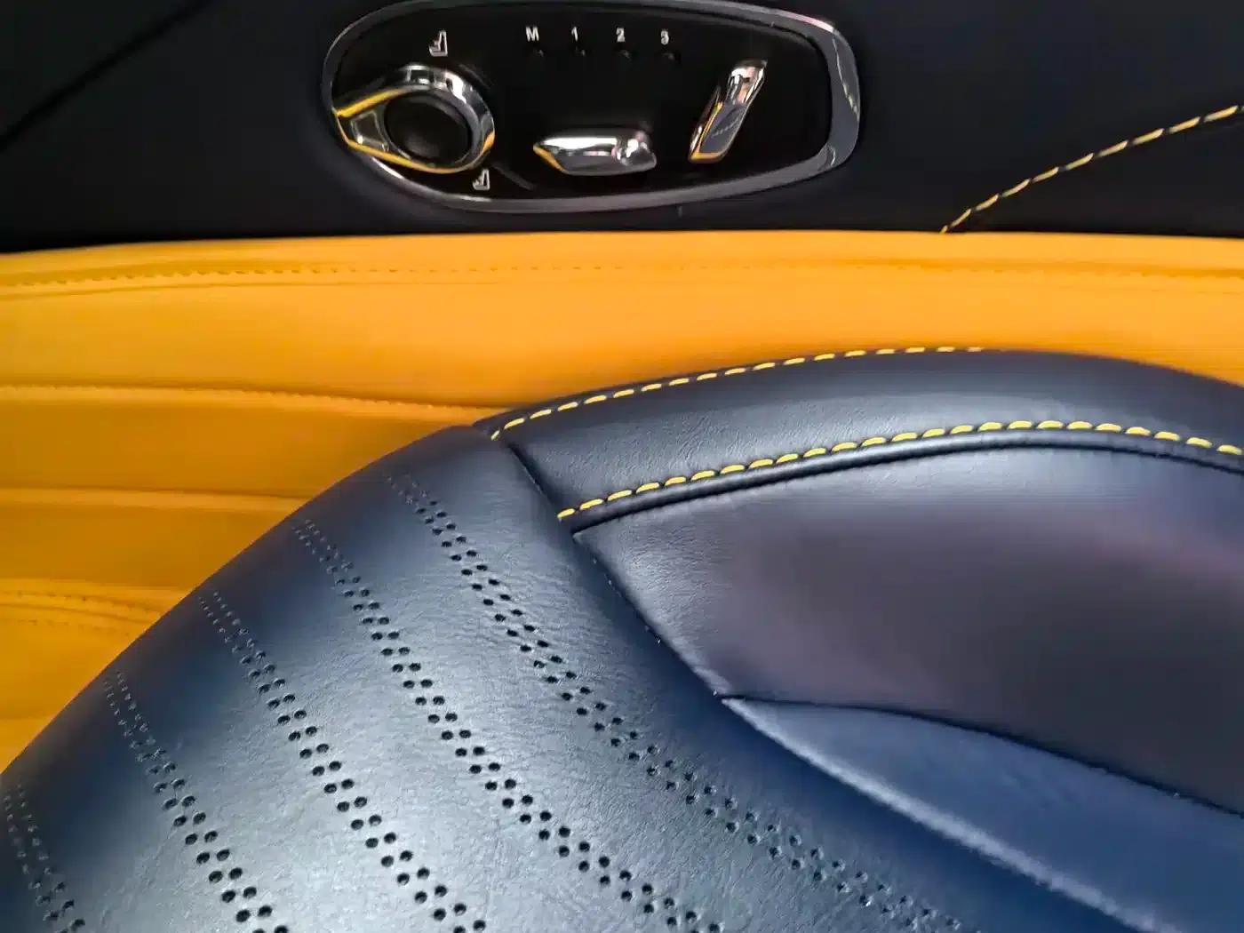Aston Martin DB11 2019 4.0T V8 Coupe — миниатюра 9