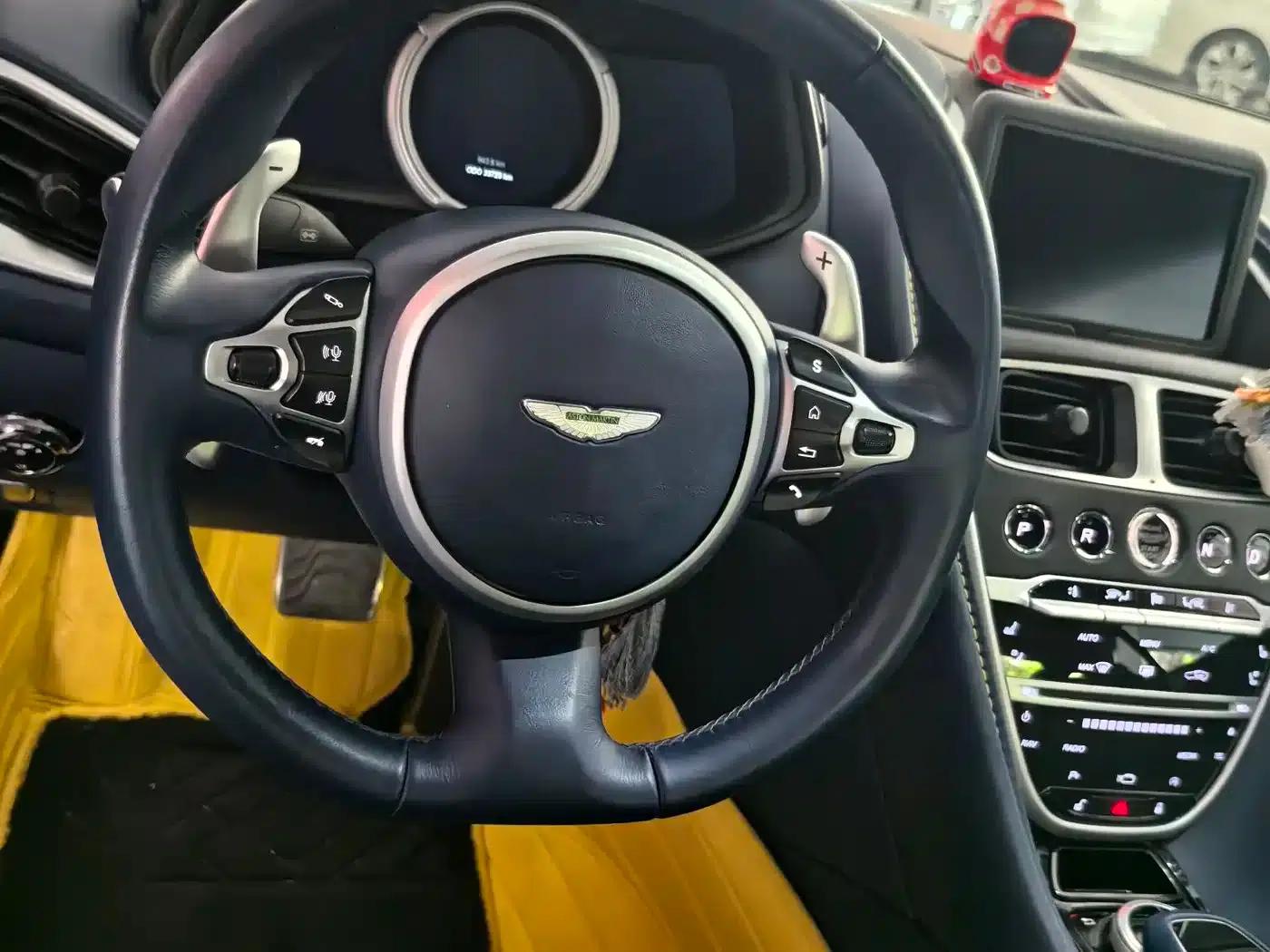 Aston Martin DB11 2019 4.0T V8 Coupe — миниатюра 10