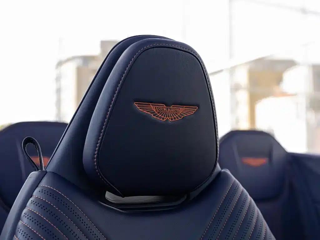Aston Martin DB11 2019 4.0T V8 Volante — миниатюра 17