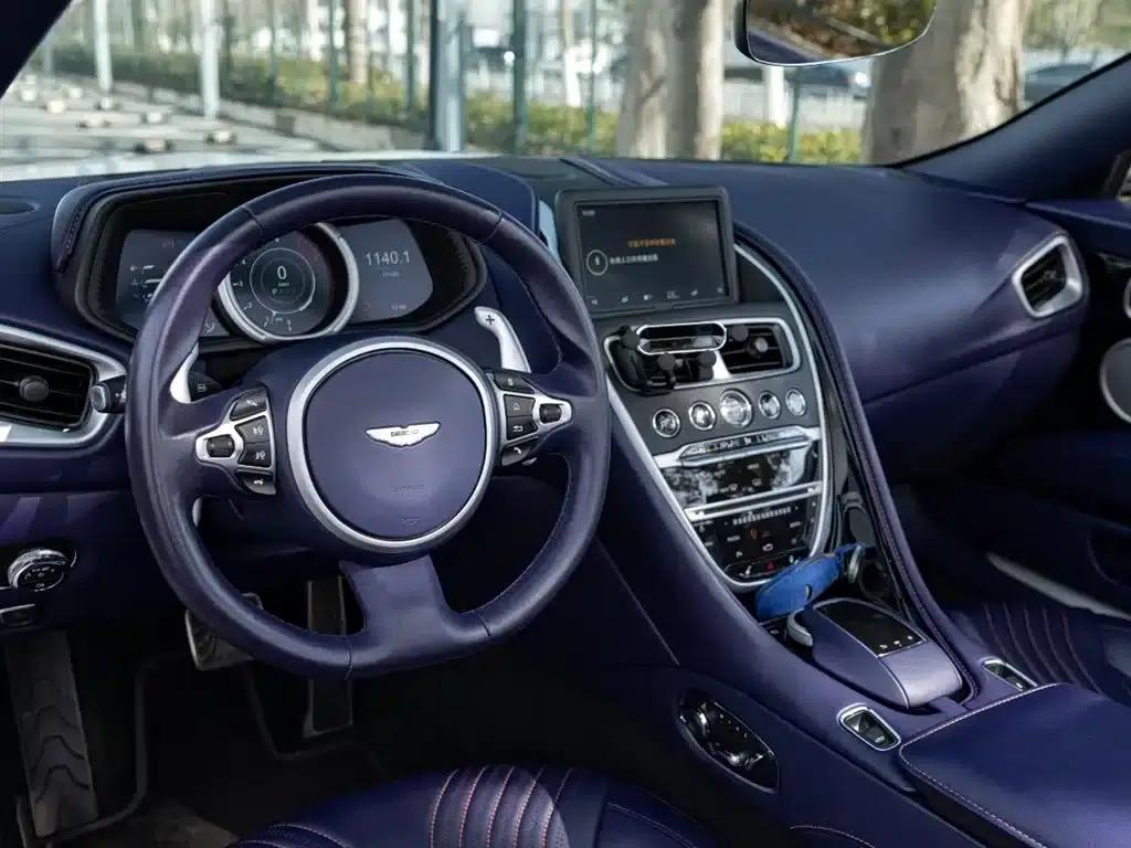 Aston Martin DB11 2019 4.0T V8 Volante — миниатюра 9