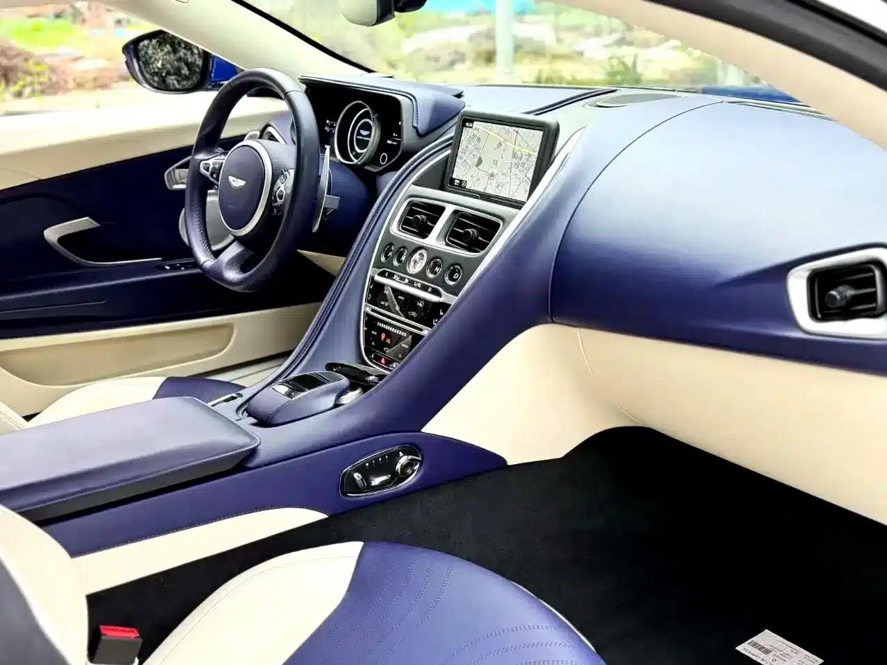 Aston Martin DB11 2020 4.0T V8 Coupe — миниатюра 12