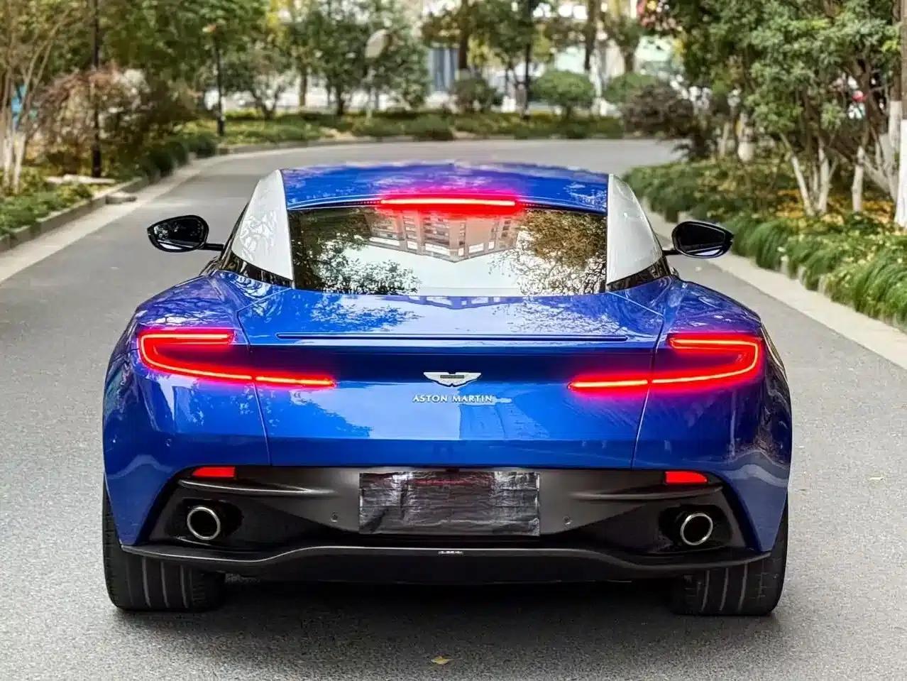 Aston Martin DB11 2020 4.0T V8 Coupe — миниатюра 7