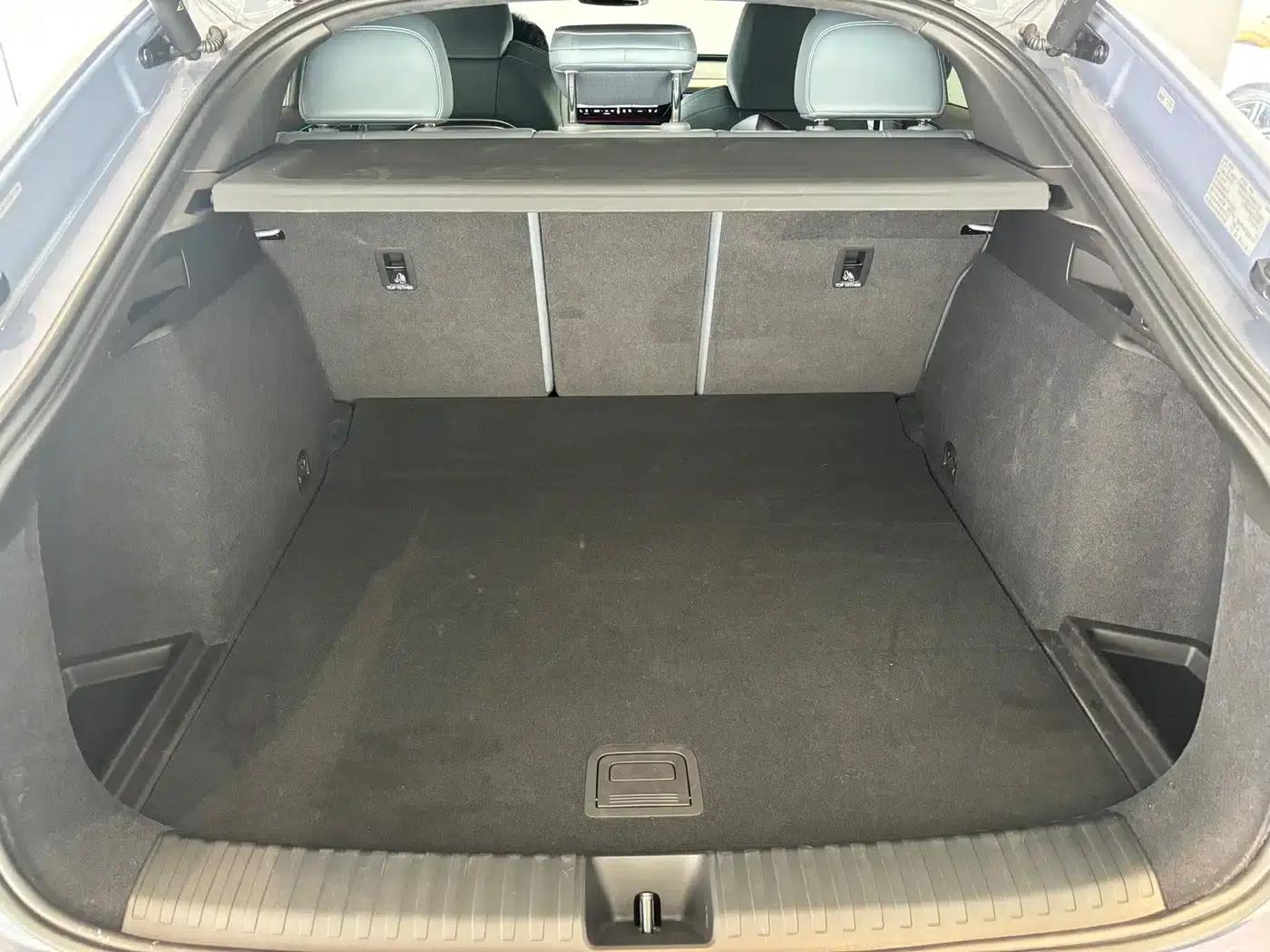 Audi Q6L Sportback e-tron 2026 First Edition — миниатюра 11