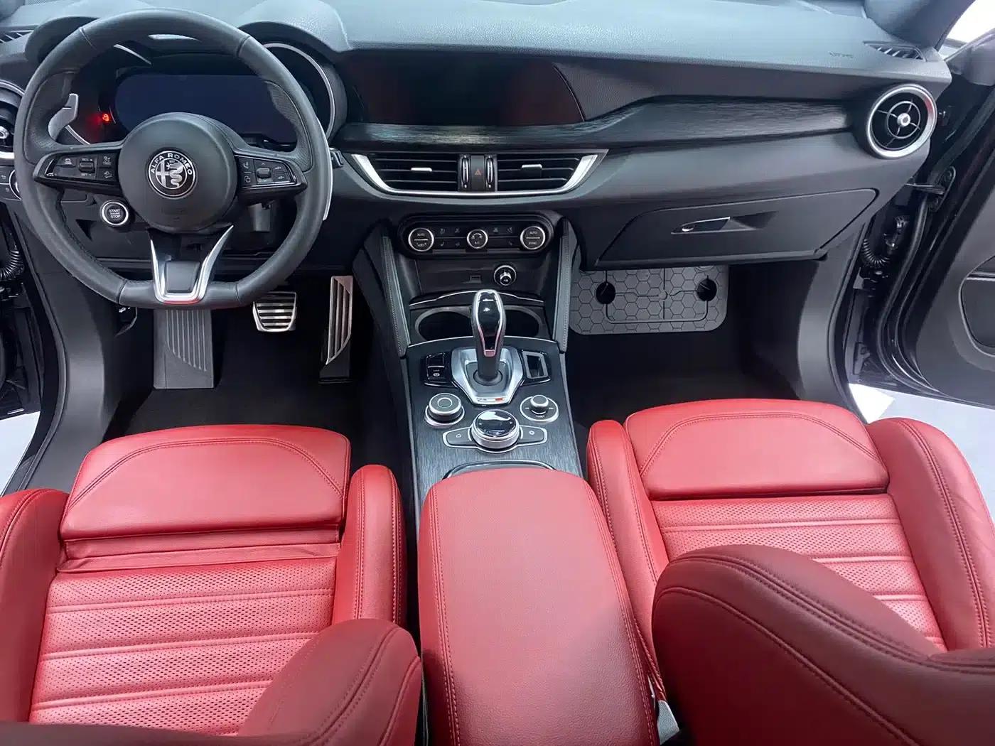 2023 Stelvio 2.0T 280HP Sprint — миниатюра 8