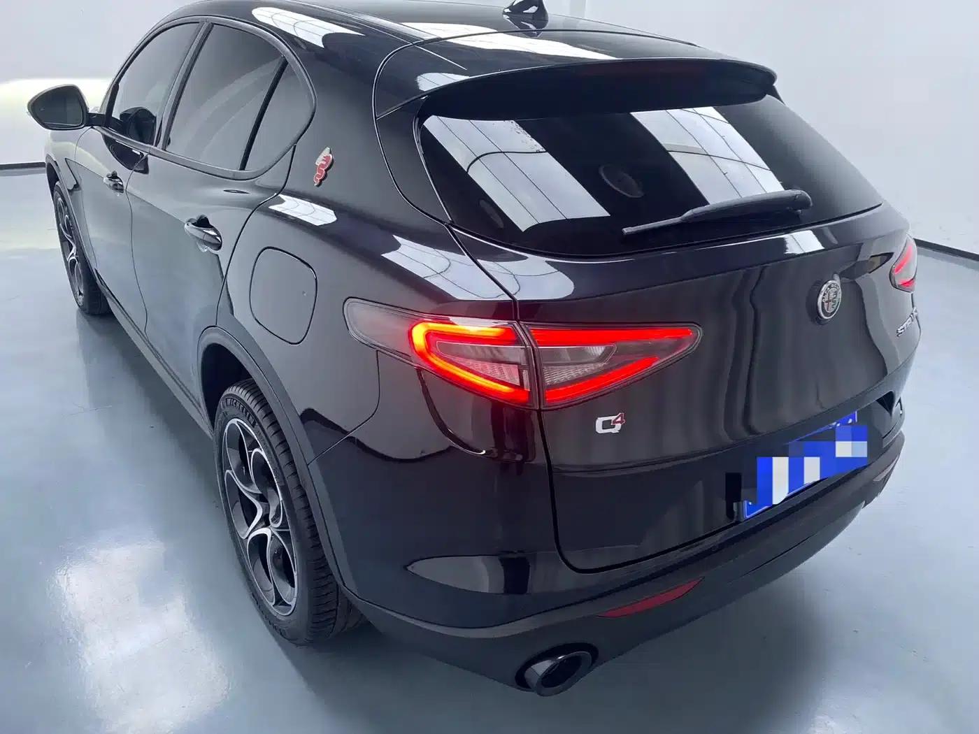 2023 Stelvio 2.0T 280HP Sprint — миниатюра 9