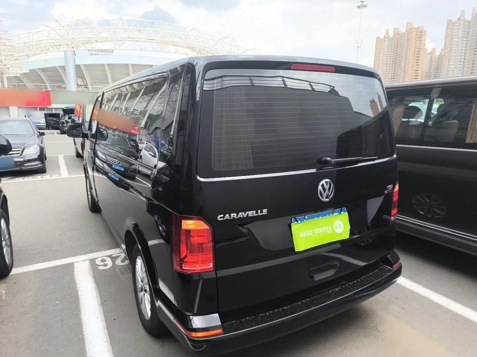 Volkswagen Caravelle 2017 2.0 TSI 4x4 Comfort Edition 7-Seater — миниатюра 4