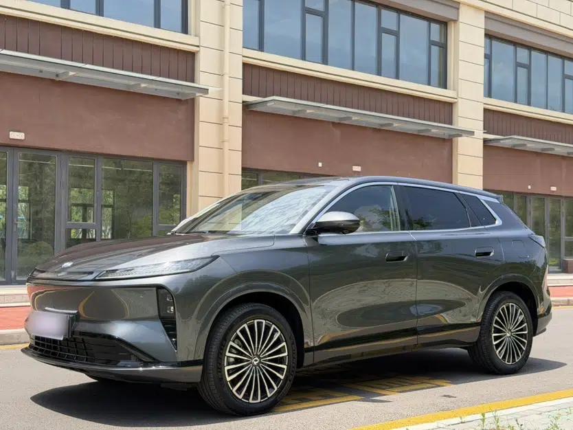 Dongfeng Aeolus L8 2025 Model 112KM Dream Edition — миниатюра 1