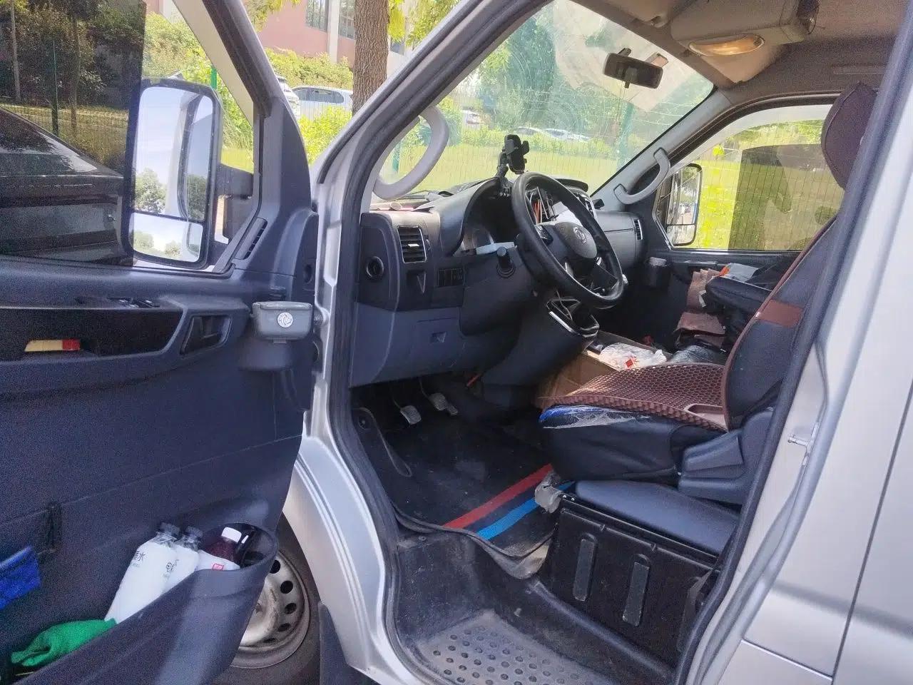 Dongfeng Yufeng 2021 2.0T Power King Front-Drive Logistics Van Short Wheelbase Low Roof 5-9 Seater China VI Emission Standard ZD20 — миниатюра 16
