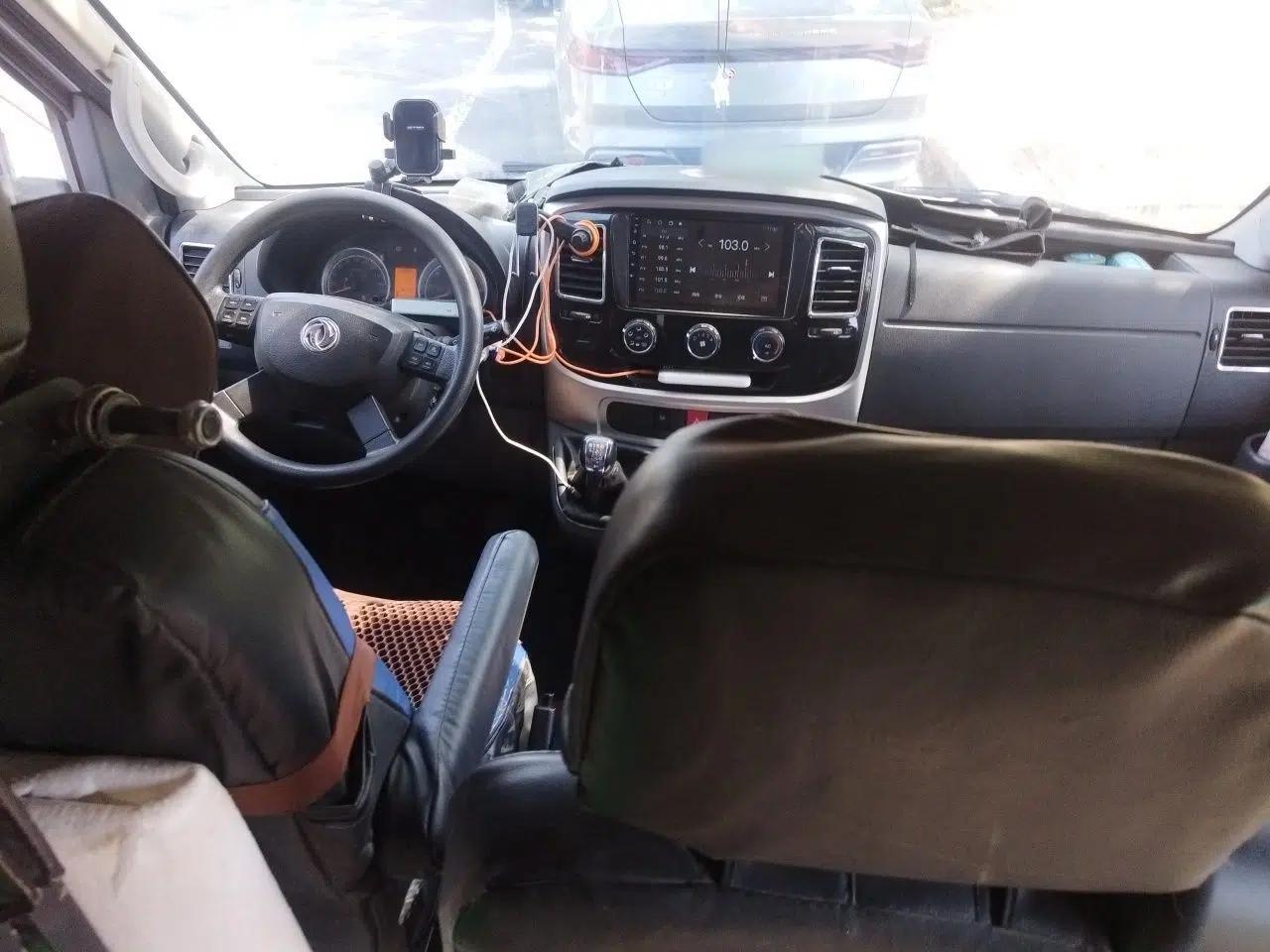 Dongfeng Yufeng 2021 2.0T Power King Front-Drive Logistics Van Short Wheelbase Low Roof 5-9 Seater China VI Emission Standard ZD20 — миниатюра 9