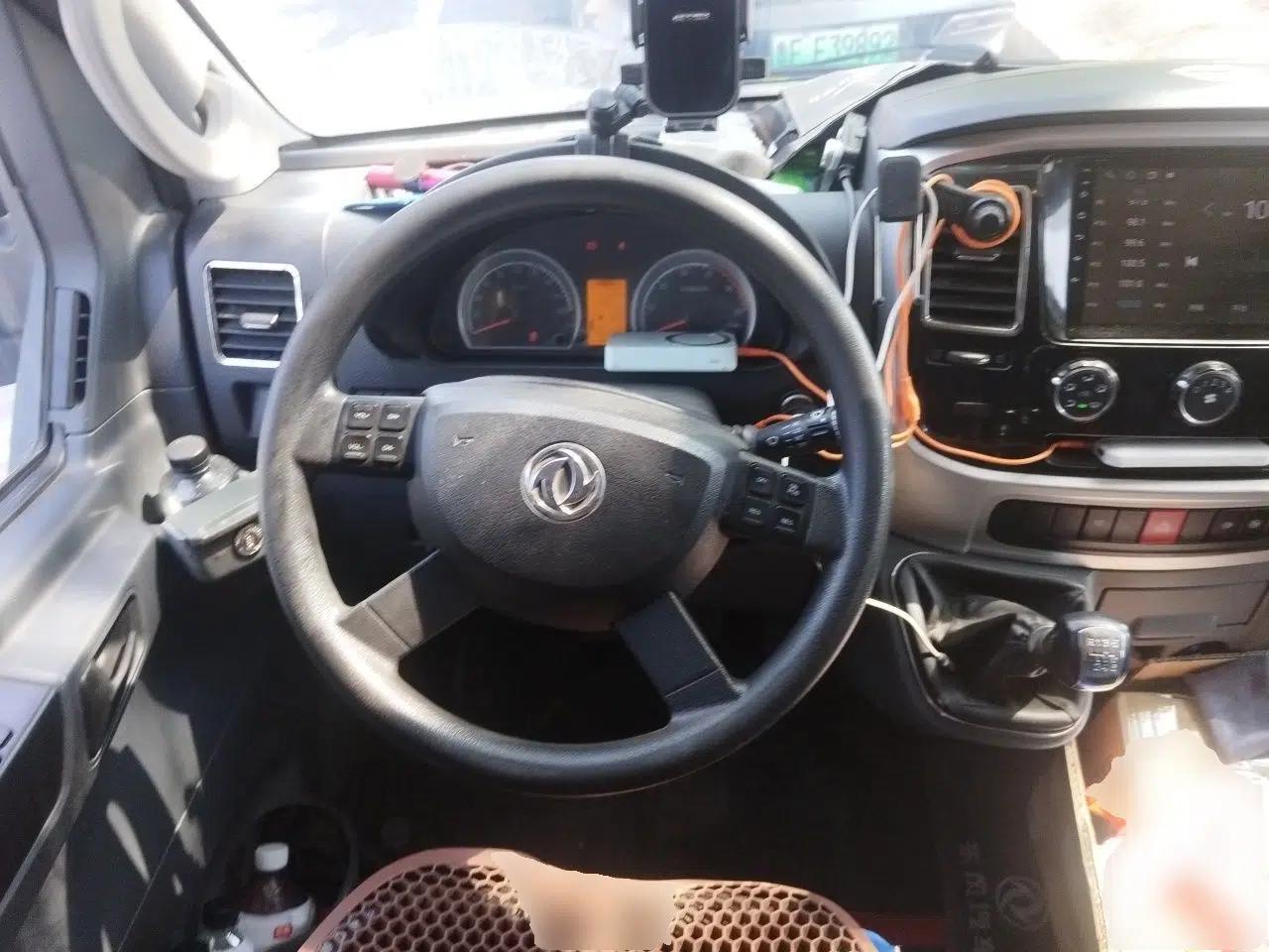 Dongfeng Yufeng 2021 2.0T Power King Front-Drive Logistics Van Short Wheelbase Low Roof 5-9 Seater China VI Emission Standard ZD20 — миниатюра 10