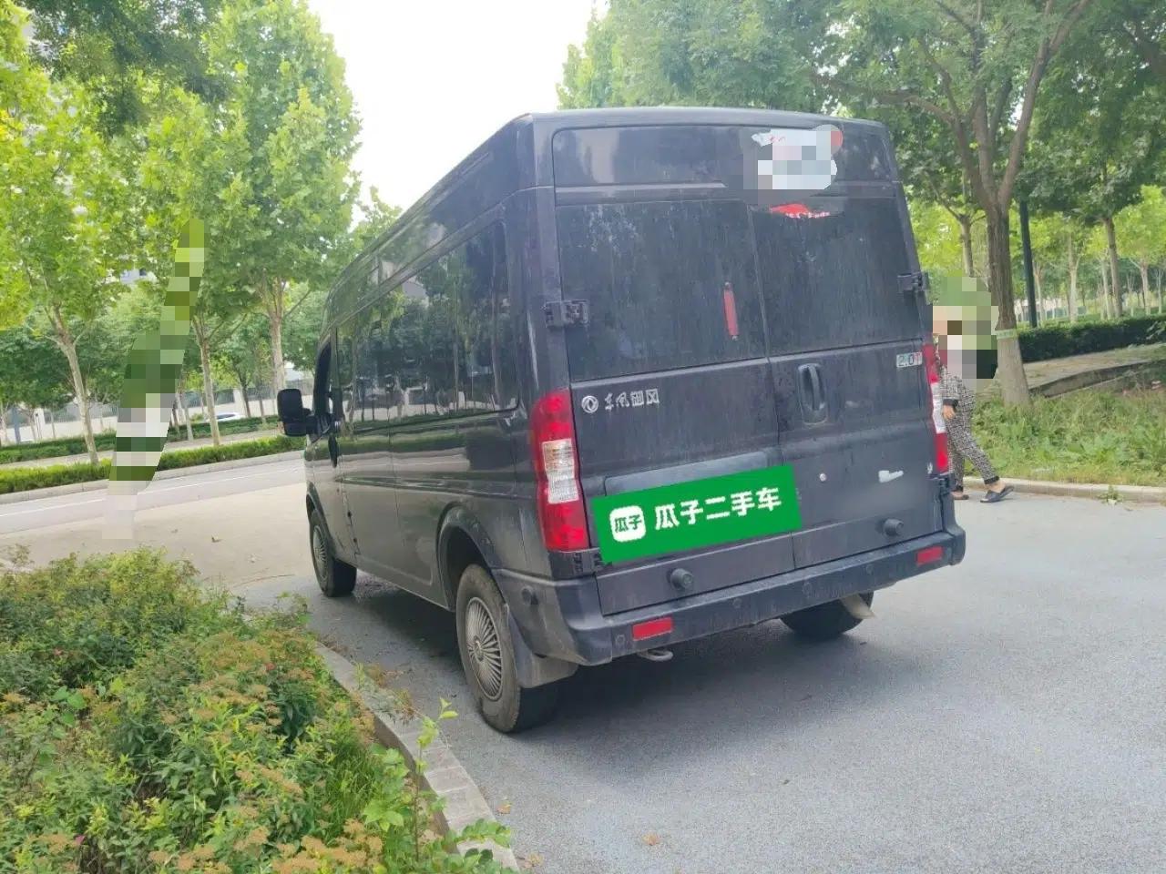 Dongfeng Yufeng 2023 V9+ 2.0T Automatic Front-Drive Multi-Function Mid-Roof 7/8/9-Seater — миниатюра 4