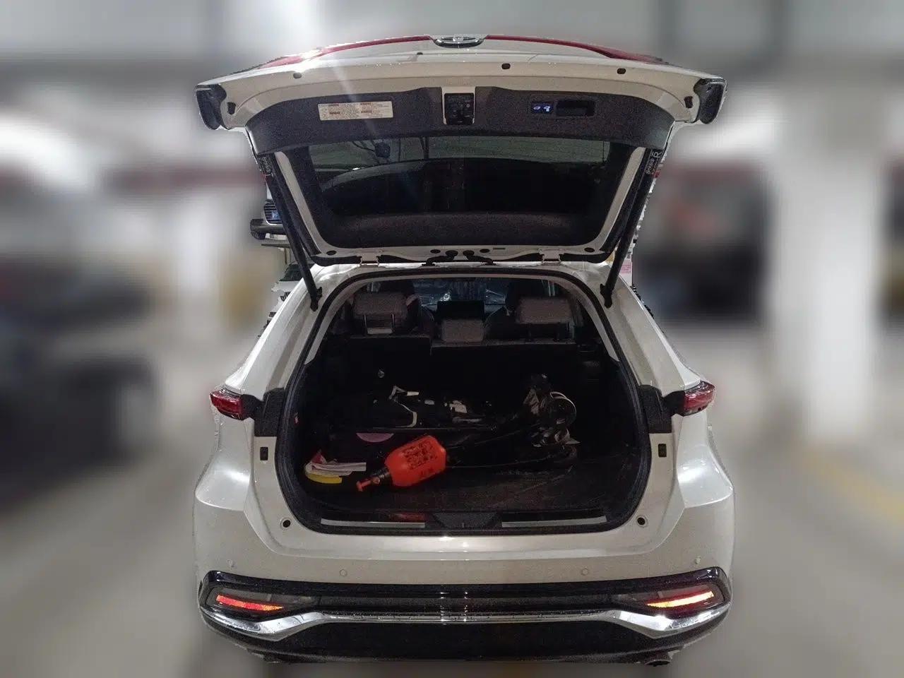 Toyota Venza 2022 Dual-Engine 2.5L CVT Two-Wheel Drive Prestige Edition — миниатюра 19