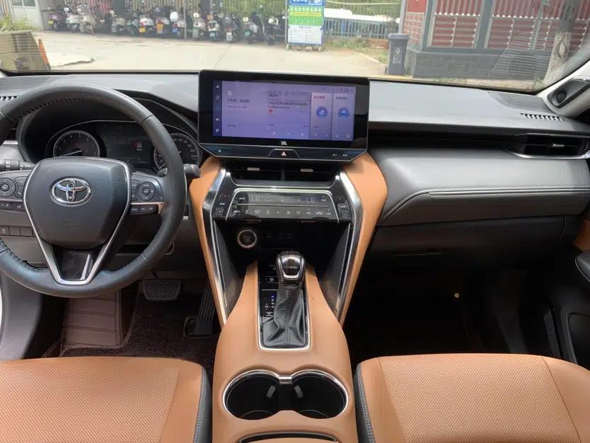 Toyota Venza 2022 2.0L CVT Two-Wheel Drive Prestige Edition — миниатюра 12