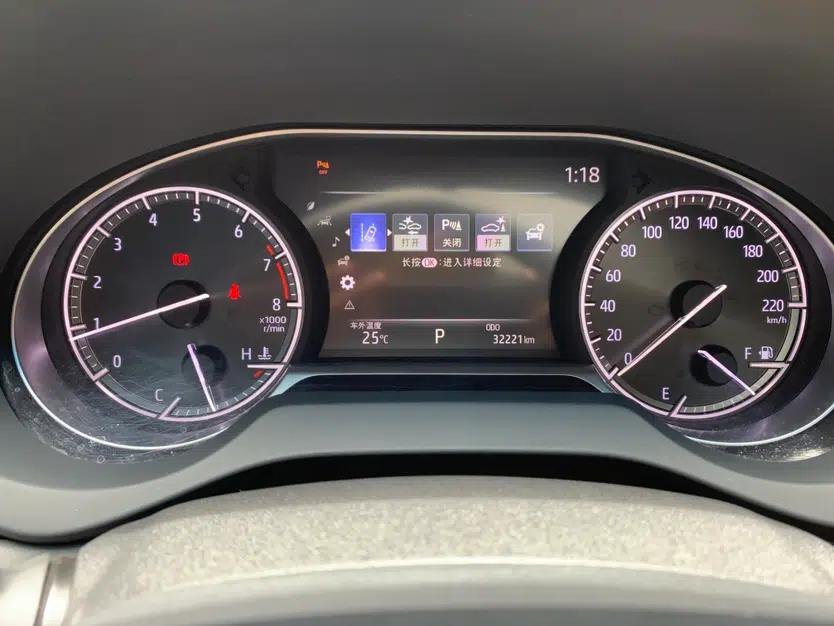 Toyota Venza 2022 2.0L CVT Two-Wheel Drive Prestige Edition — миниатюра 8