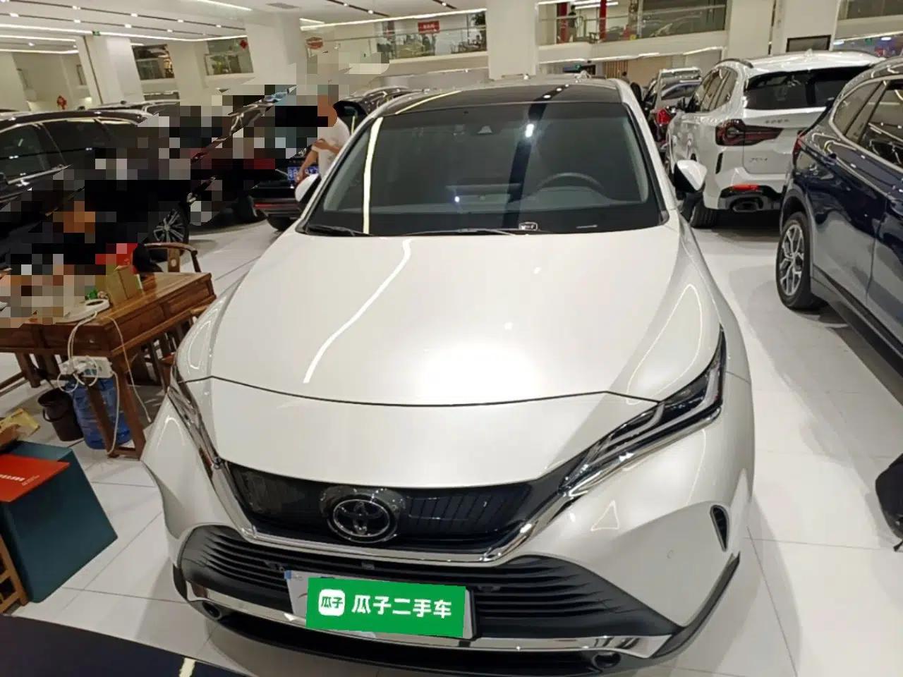 Toyota Harrier 2022 2.0L CVT Two-Wheel Drive Deluxe Edition — миниатюра 2