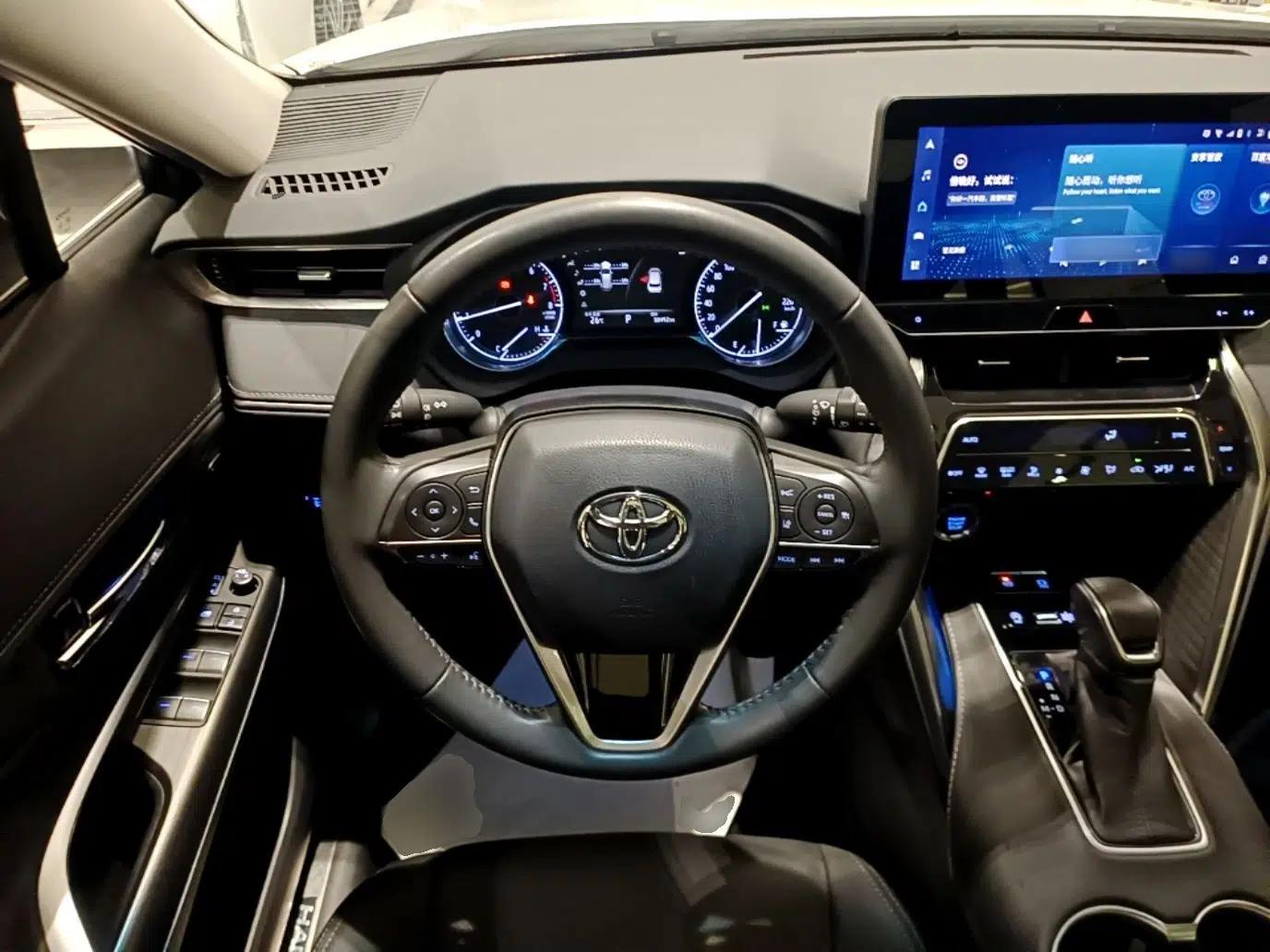 Toyota Harrier 2022 2.0L CVT Two-Wheel Drive Deluxe Edition — миниатюра 13