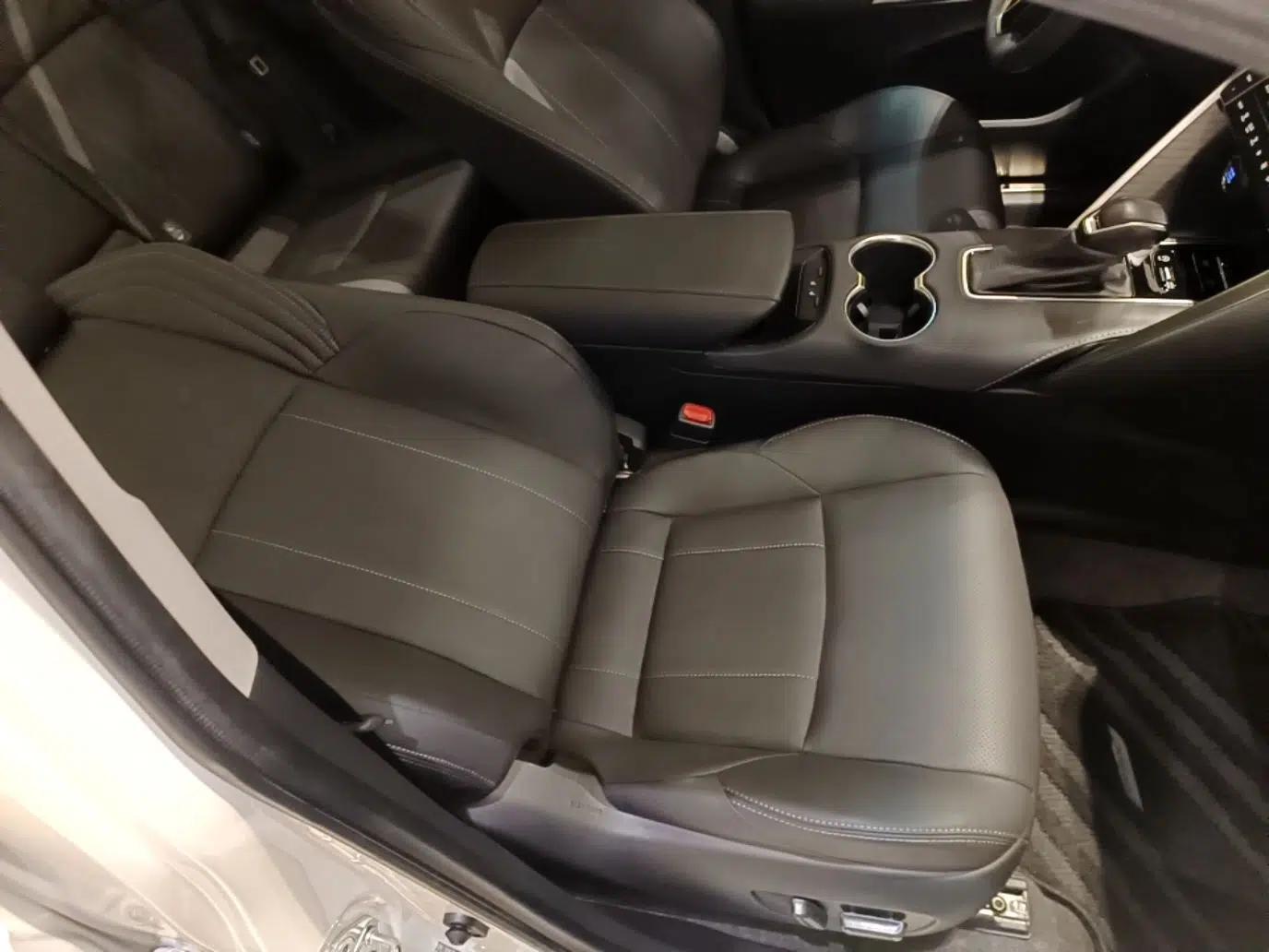 Toyota Harrier 2022 2.0L CVT Two-Wheel Drive Deluxe Edition — миниатюра 19