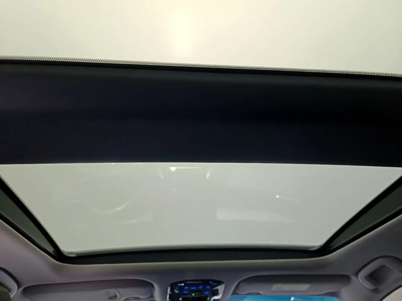 Toyota Harrier 2022 2.0L CVT Two-Wheel Drive Deluxe Edition — миниатюра 21