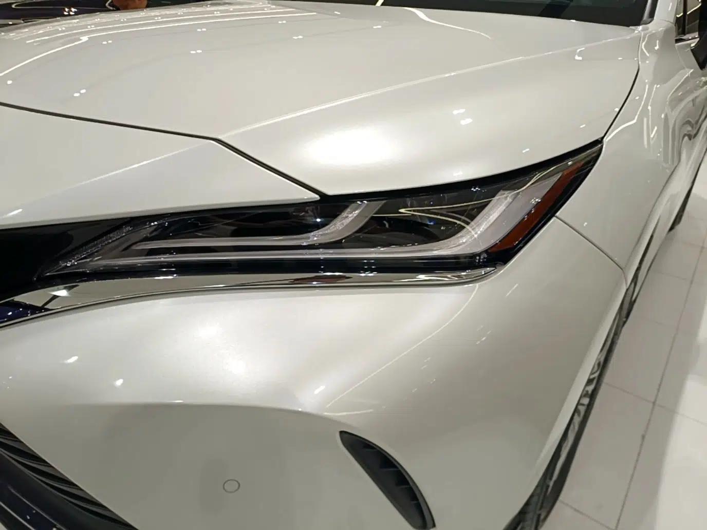 Toyota Harrier 2022 2.0L CVT Two-Wheel Drive Deluxe Edition — миниатюра 8