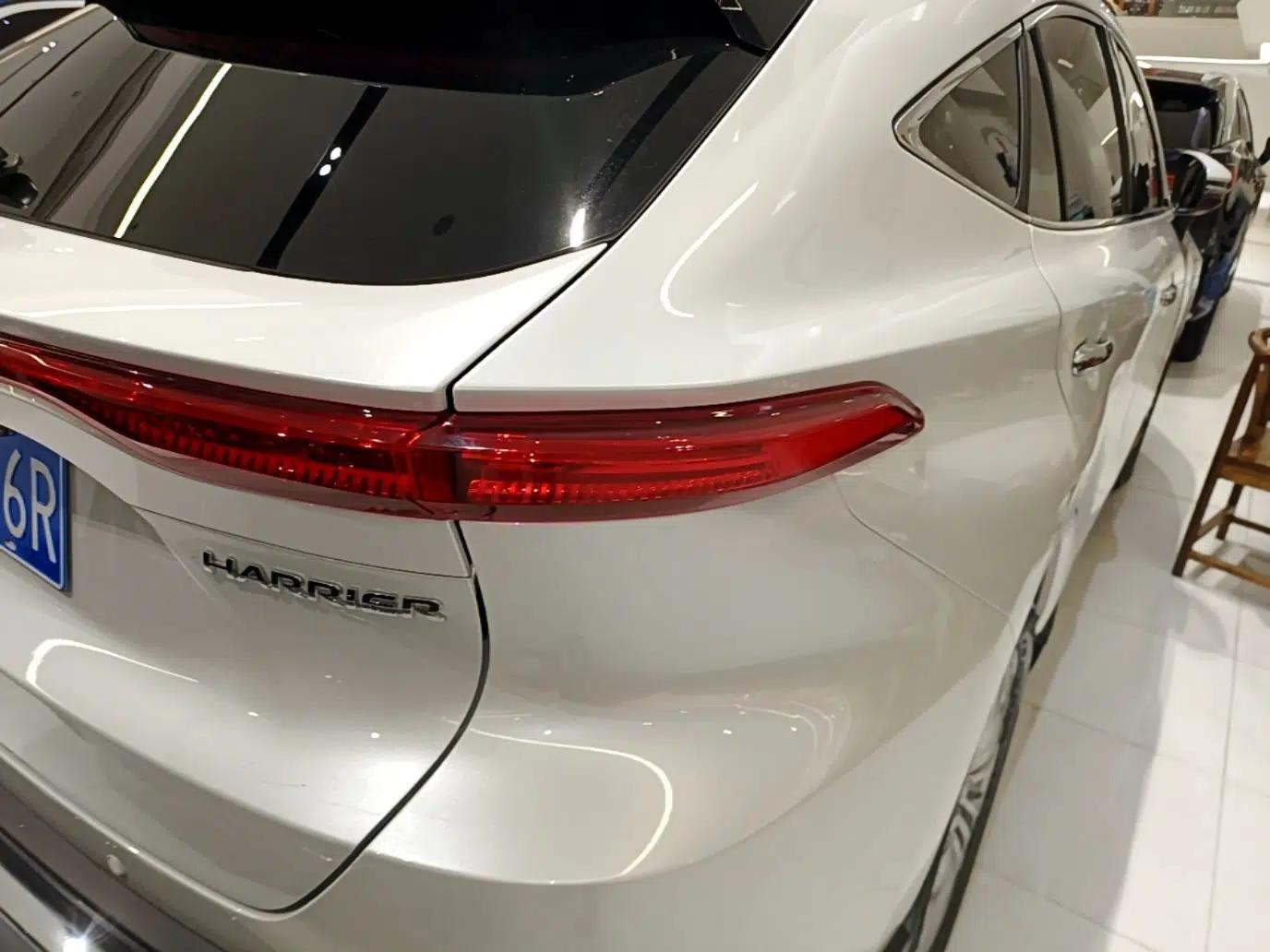 Toyota Harrier 2022 2.0L CVT Two-Wheel Drive Deluxe Edition — миниатюра 9