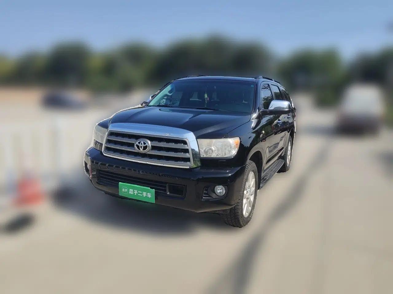 Toyota Sequoia 2017 Toyota Sequoia 5.7 automatic, gasoline, seven‑seat — миниатюра 1