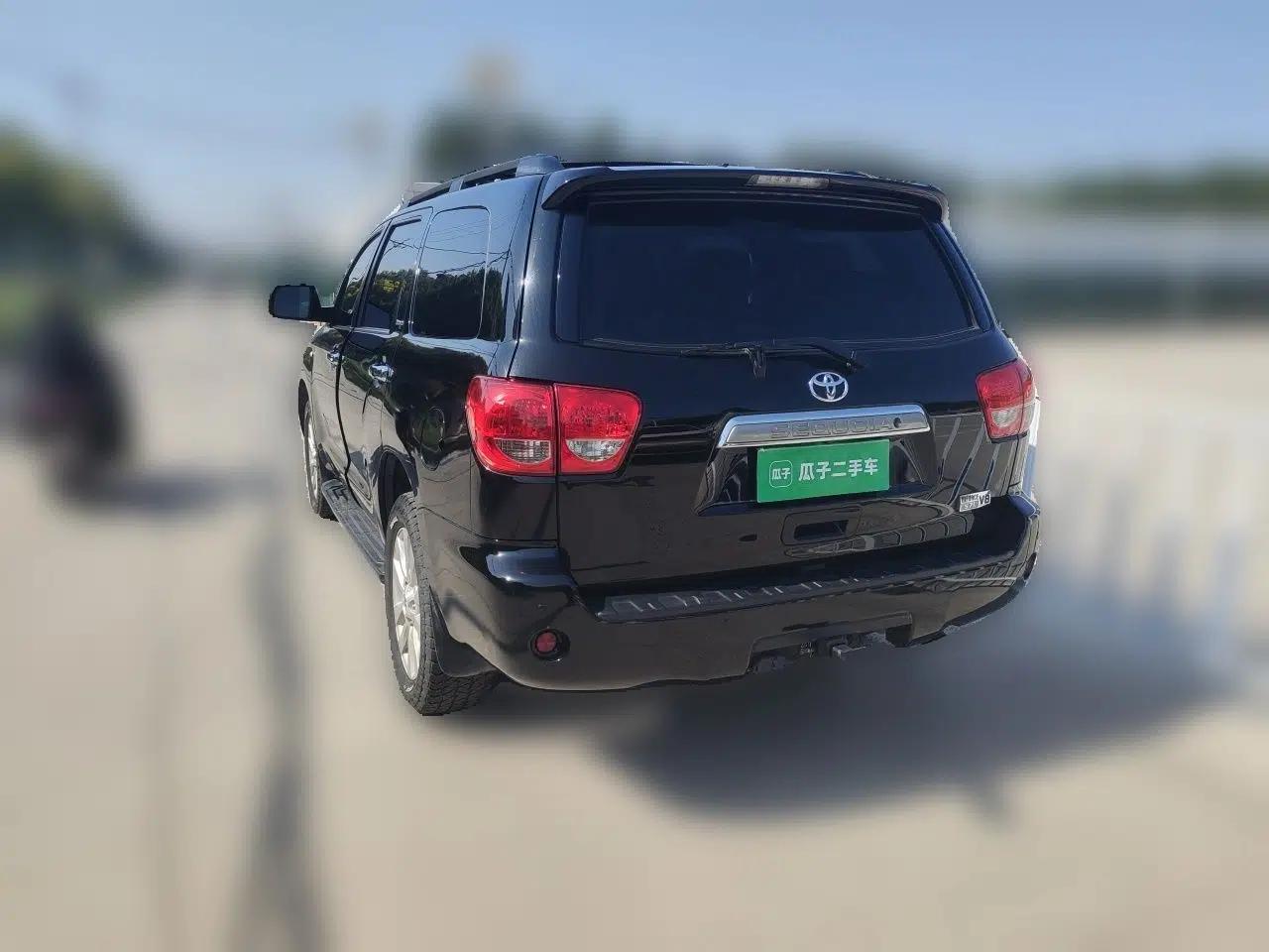 Toyota Sequoia 2017 Toyota Sequoia 5.7 automatic, gasoline, seven‑seat — миниатюра 4
