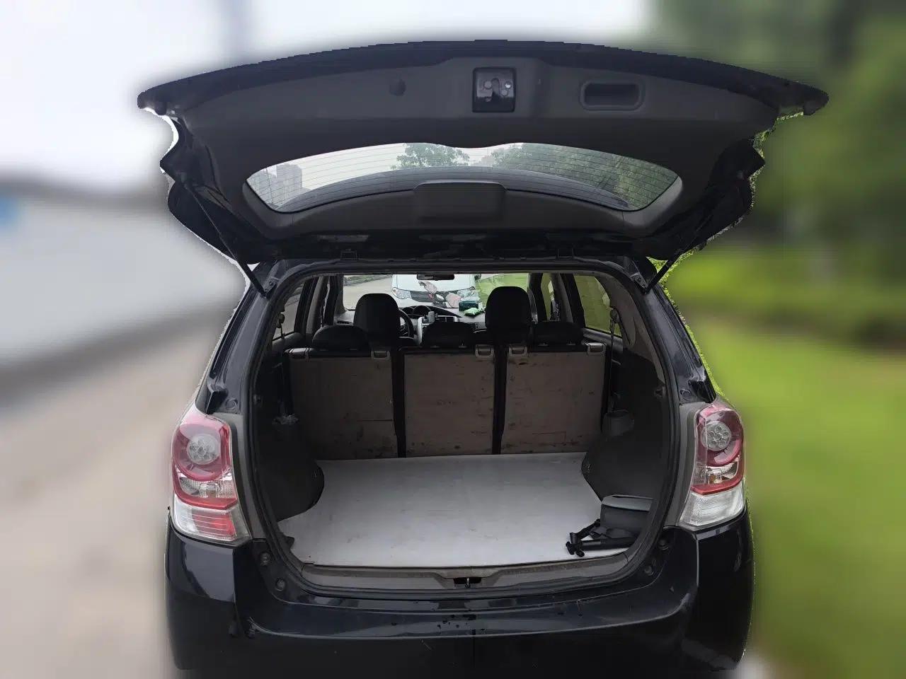 Toyota Verso 2014 Starlight 180E CVT Elite Edition — миниатюра 19